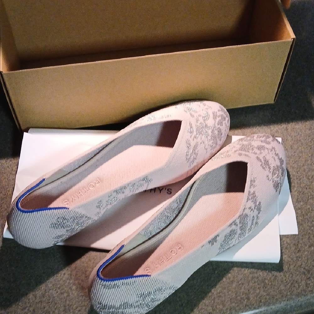 Rothy's Women's Cream and Gray Patterned Flats